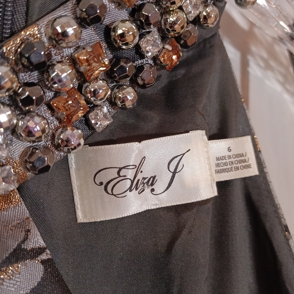 Eliza J Embellished Metallic Jacquard Pleated Ballgown With Pockets Size 6 - Picture 3 of 10